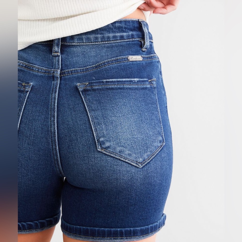 KanCan Signature Mom Fit Shorts NWT Buckle | Size 25 - Picture 4 of 9